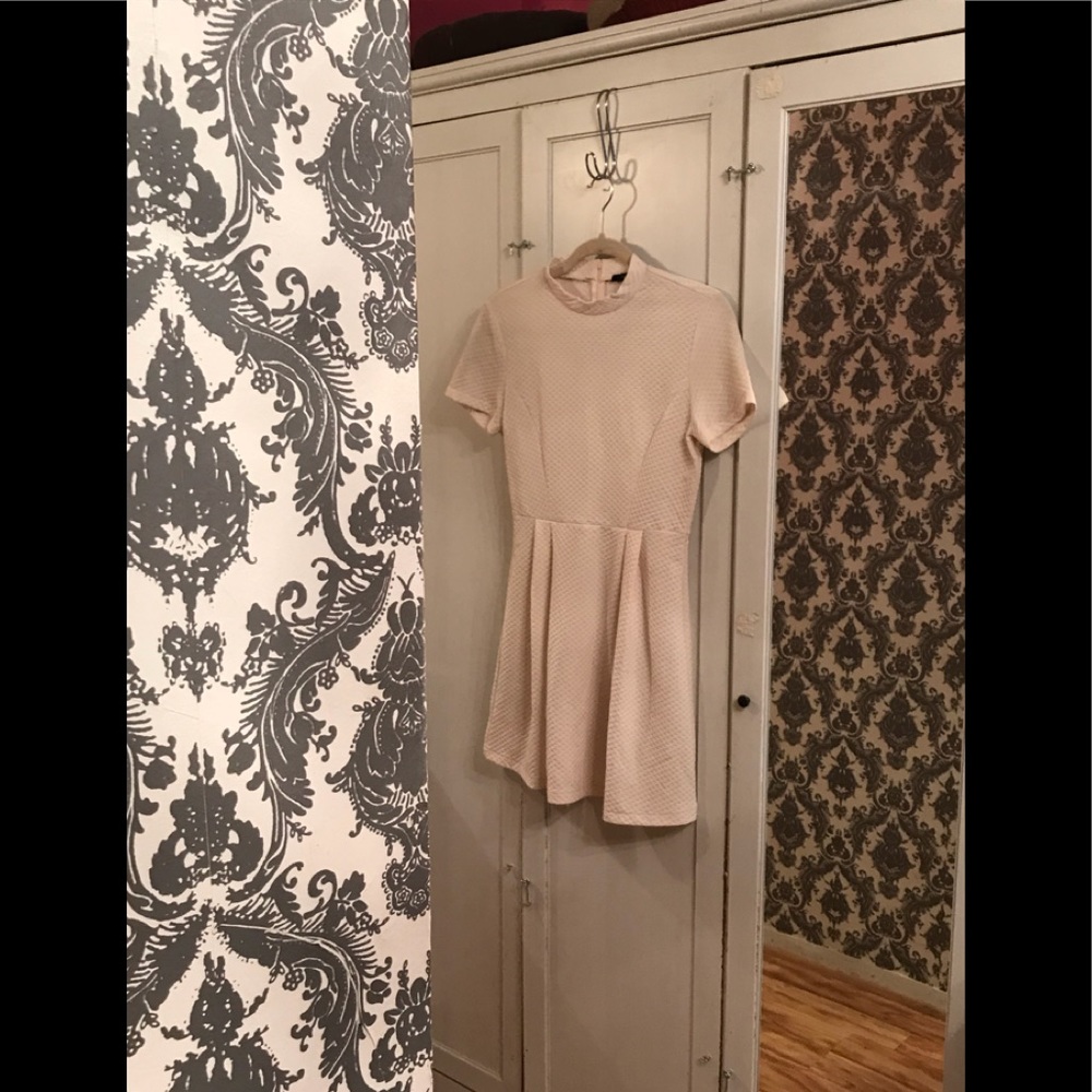 Forever 21 Mock-neck Babydoll Dress in Ivory - Picture 8 of 13
